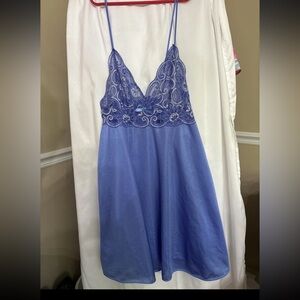 Vintage Size M Lace Lingerie Chemise Petra Fashions Periwinkle Nylon USA